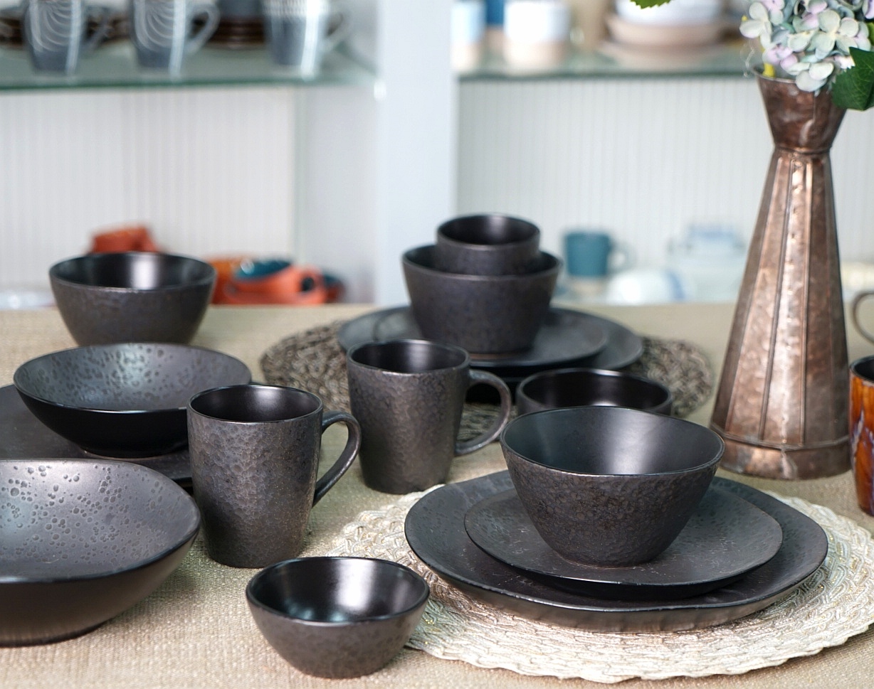 Stoneware Dinnerware Set Matte Reactive Glaze Black Color