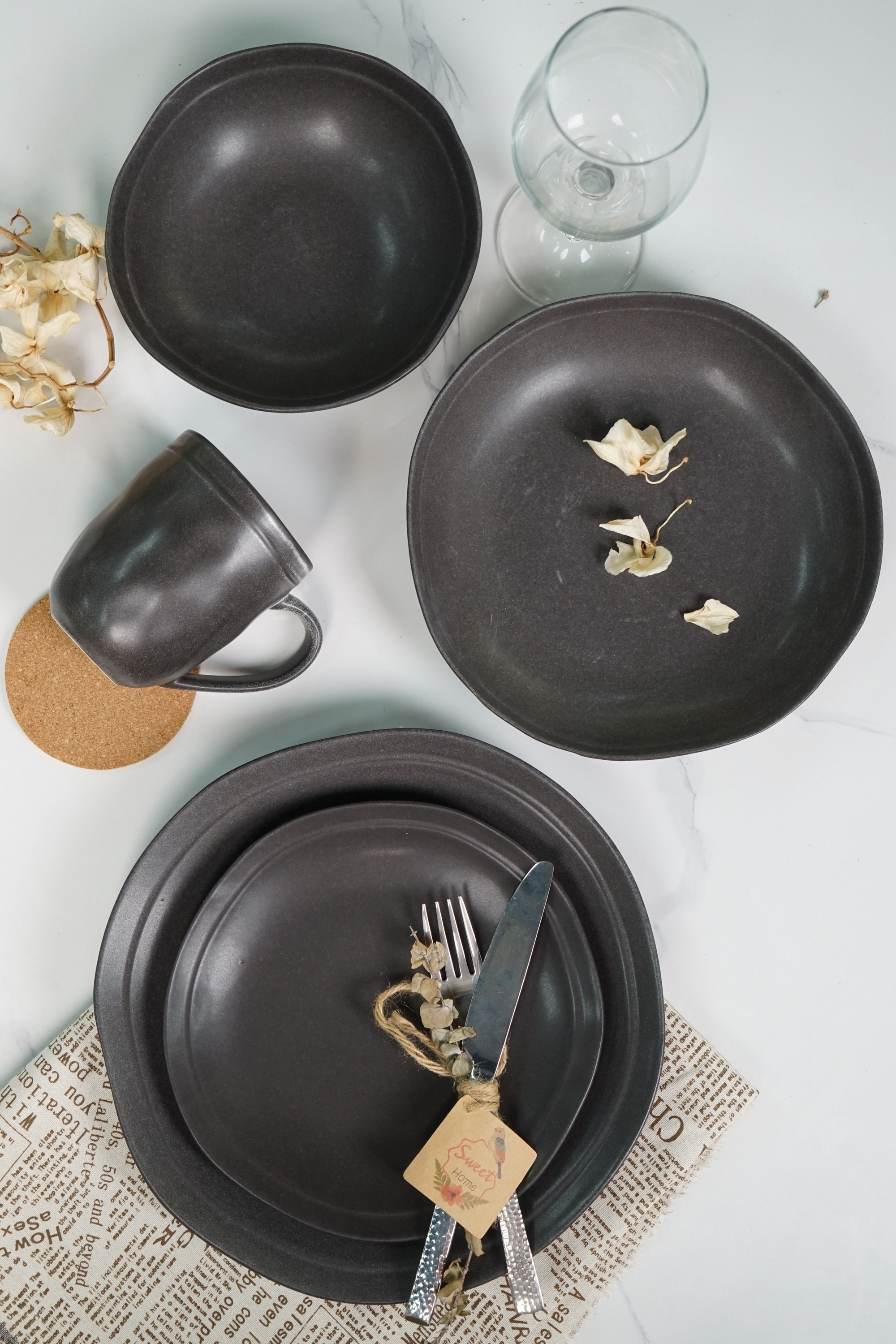 Stoneware Black Color Reactive Glaze Dinnerware Set Irregular Rim LS108