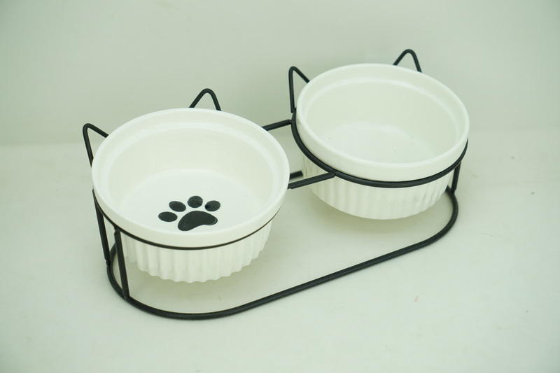 2x New Bone China 300ml Pet Bowl with Cartoon Shaped Iron Holder PE9020