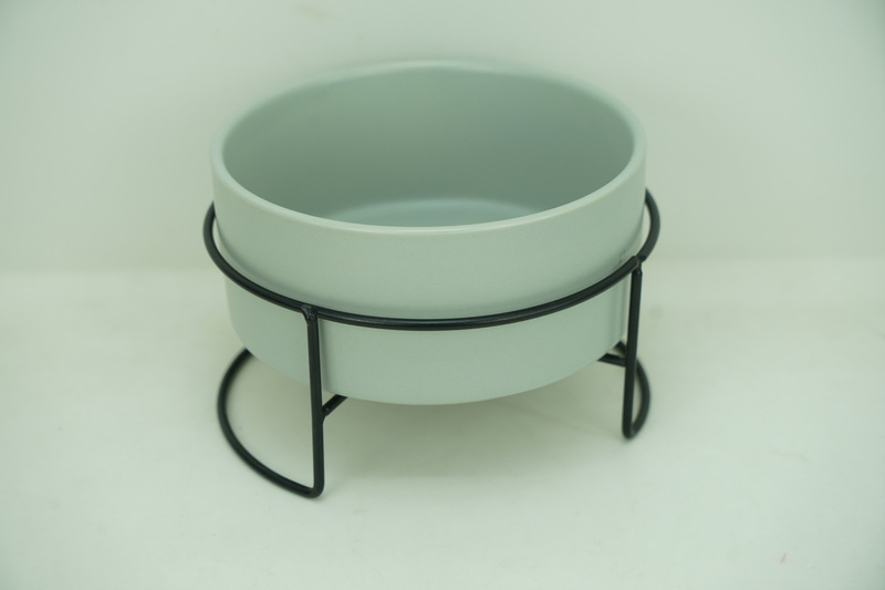 1x Stoneware 880ml Pet Bowl with Iron Holder PE9034