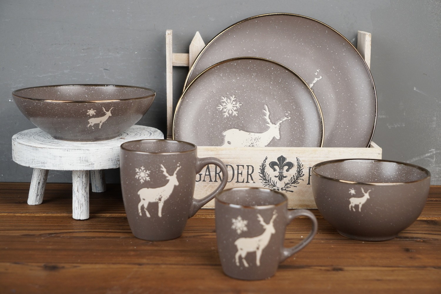 Stoneware Matt Speckle Glaze with Engraved Print Dinnerware Set BH838