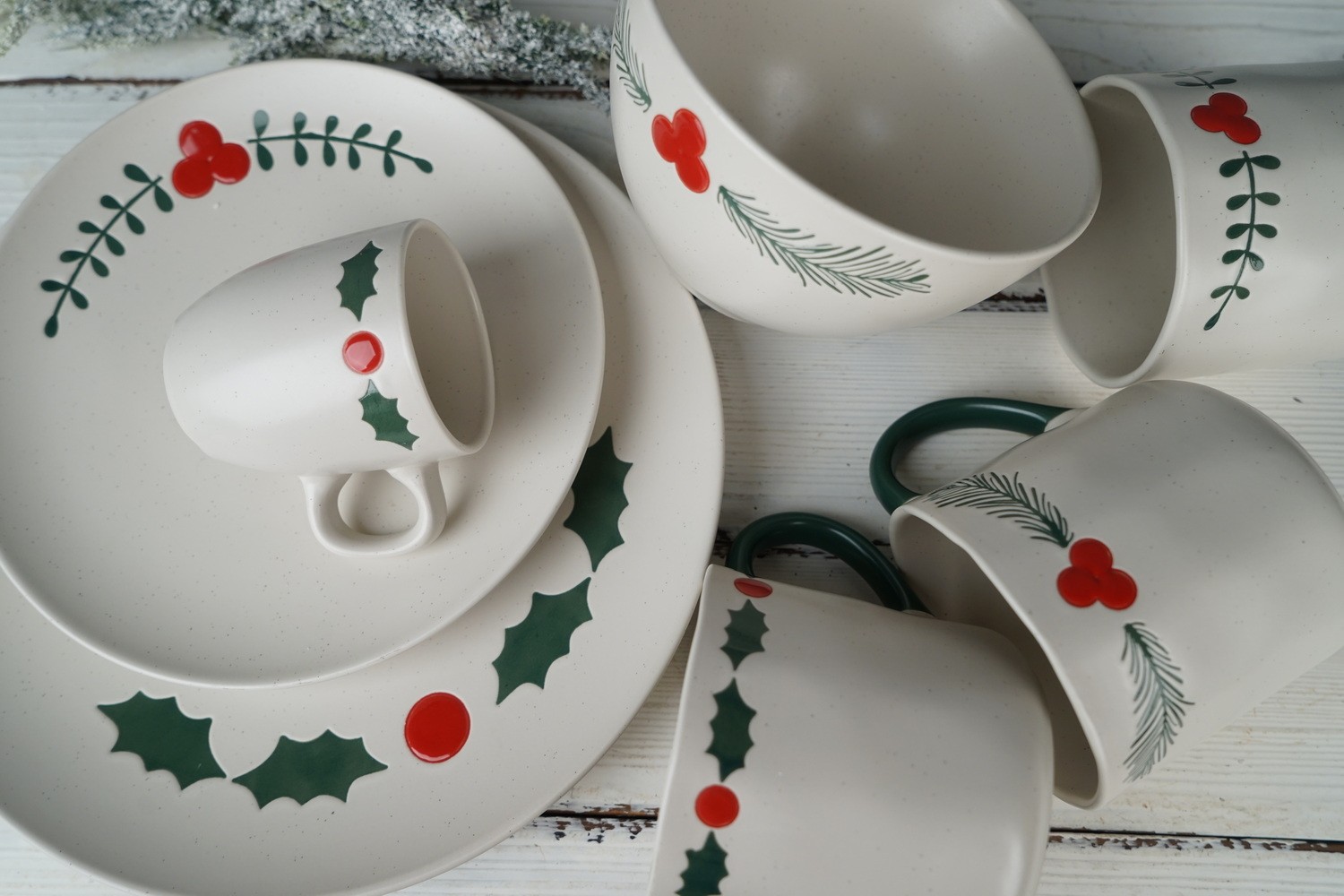 Stoneware Dinnerware Set with Engraved Christmas Star BH892