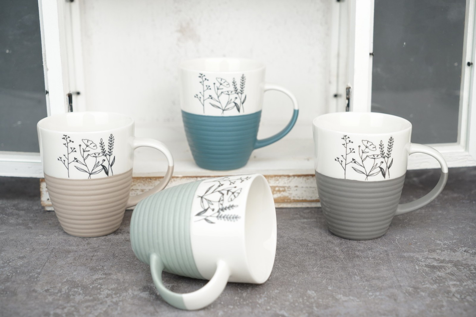 New Bone China Mug,with Glaze and Enraved RX0327