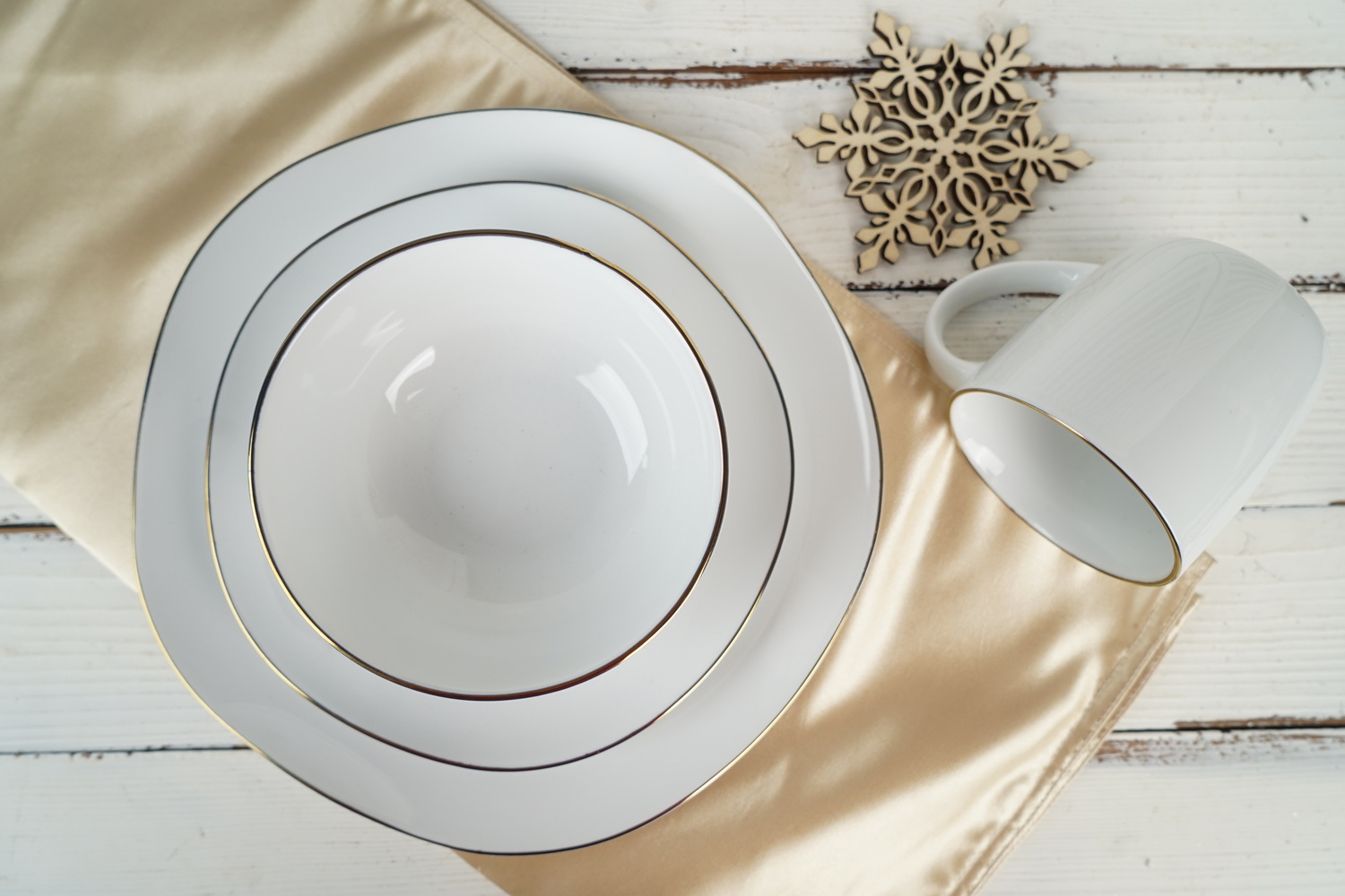 Porcelain Irregular Shape Dinnerware Set with Gold Rim GR