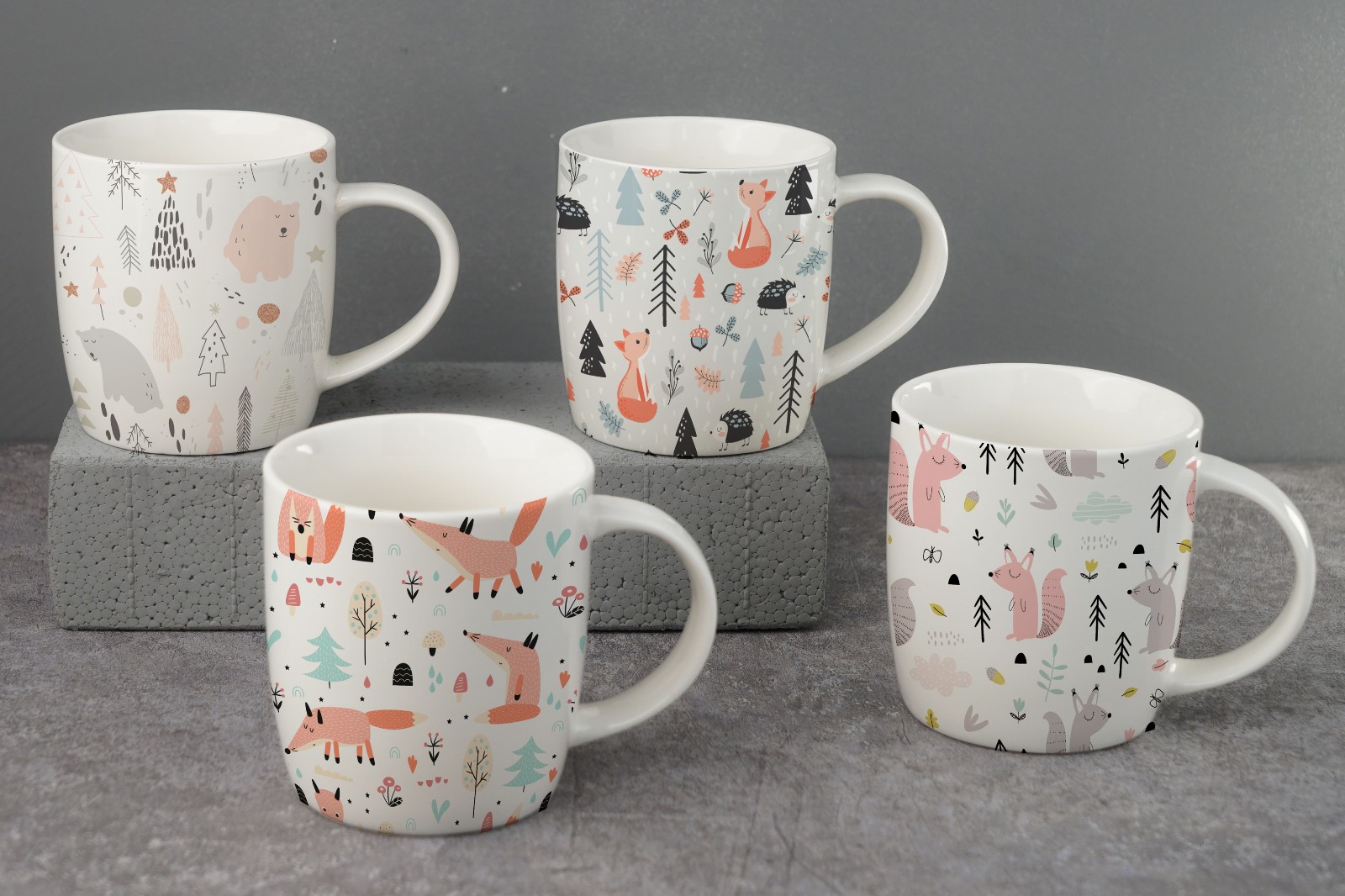 New Bone China Mug with Cute Cartoon Design B2758