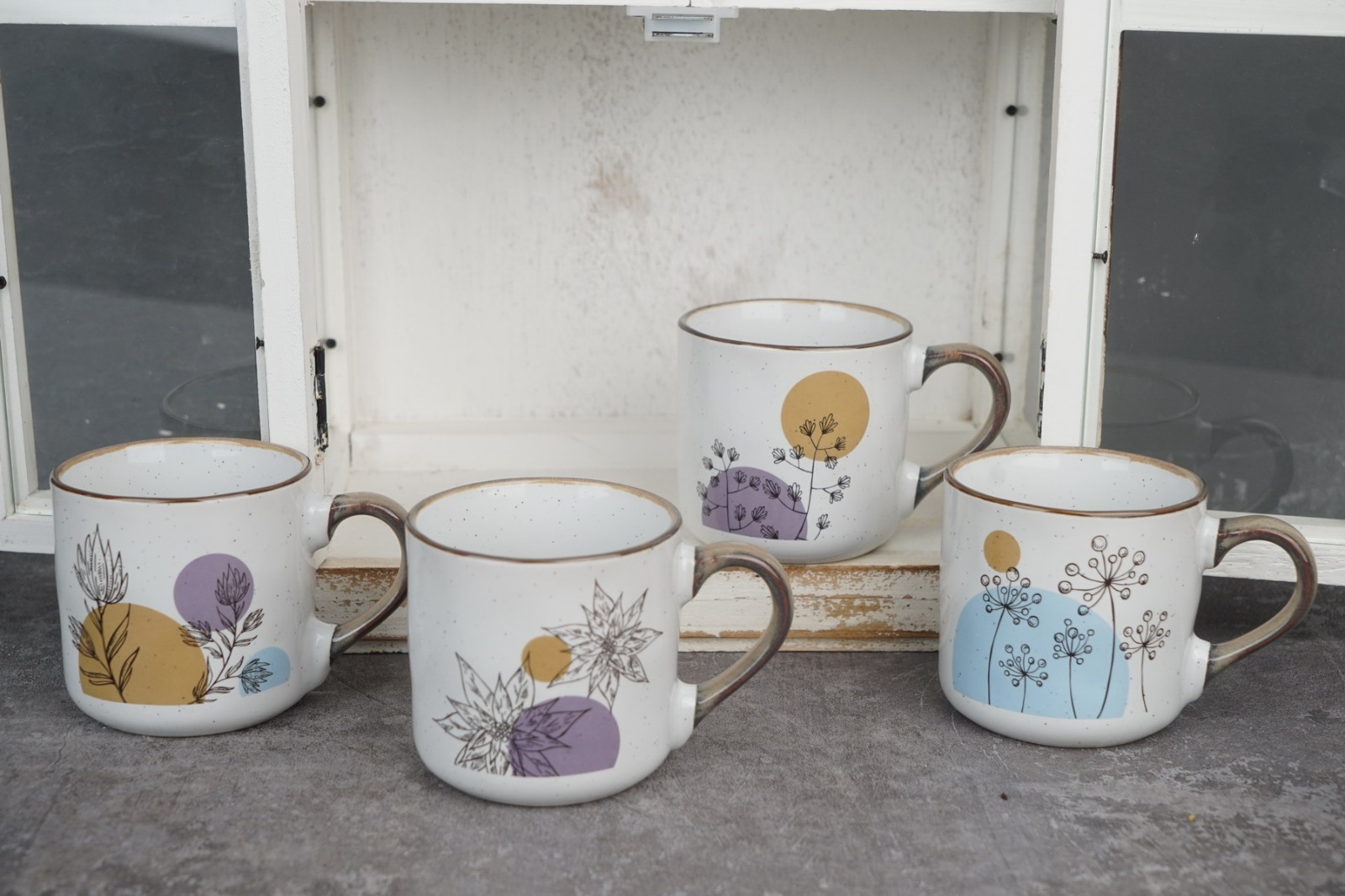 Stoneware Mug with Design BH834