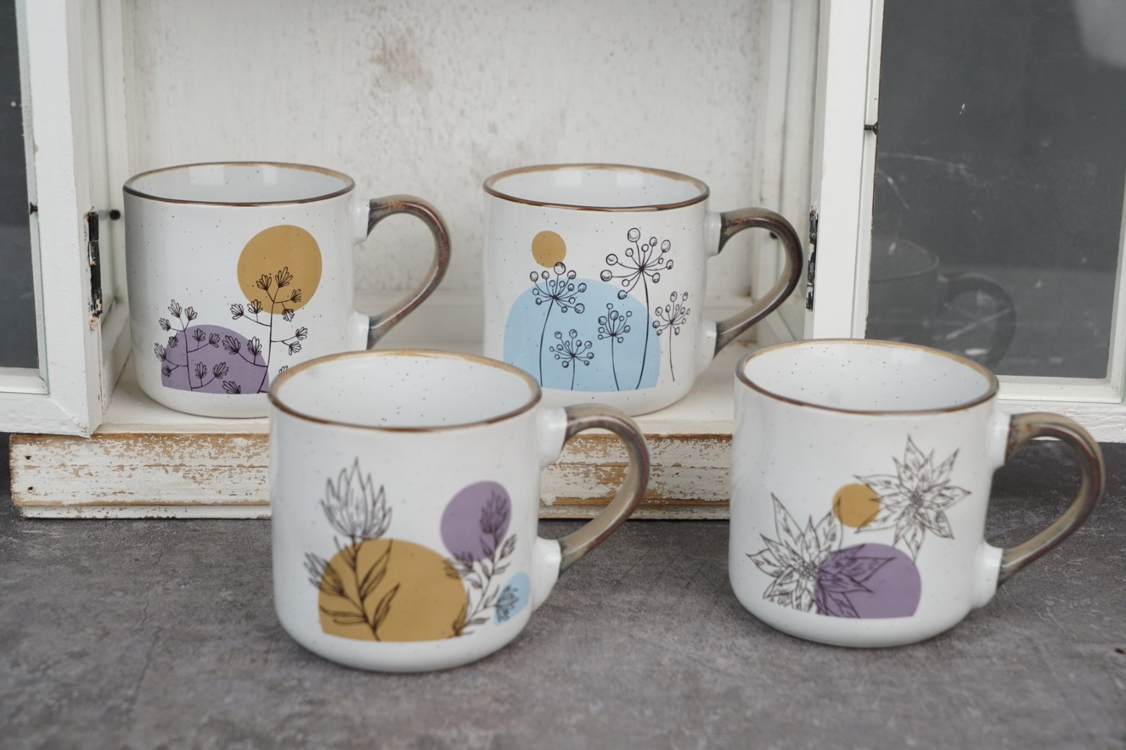 Stoneware Mug with Design BH834