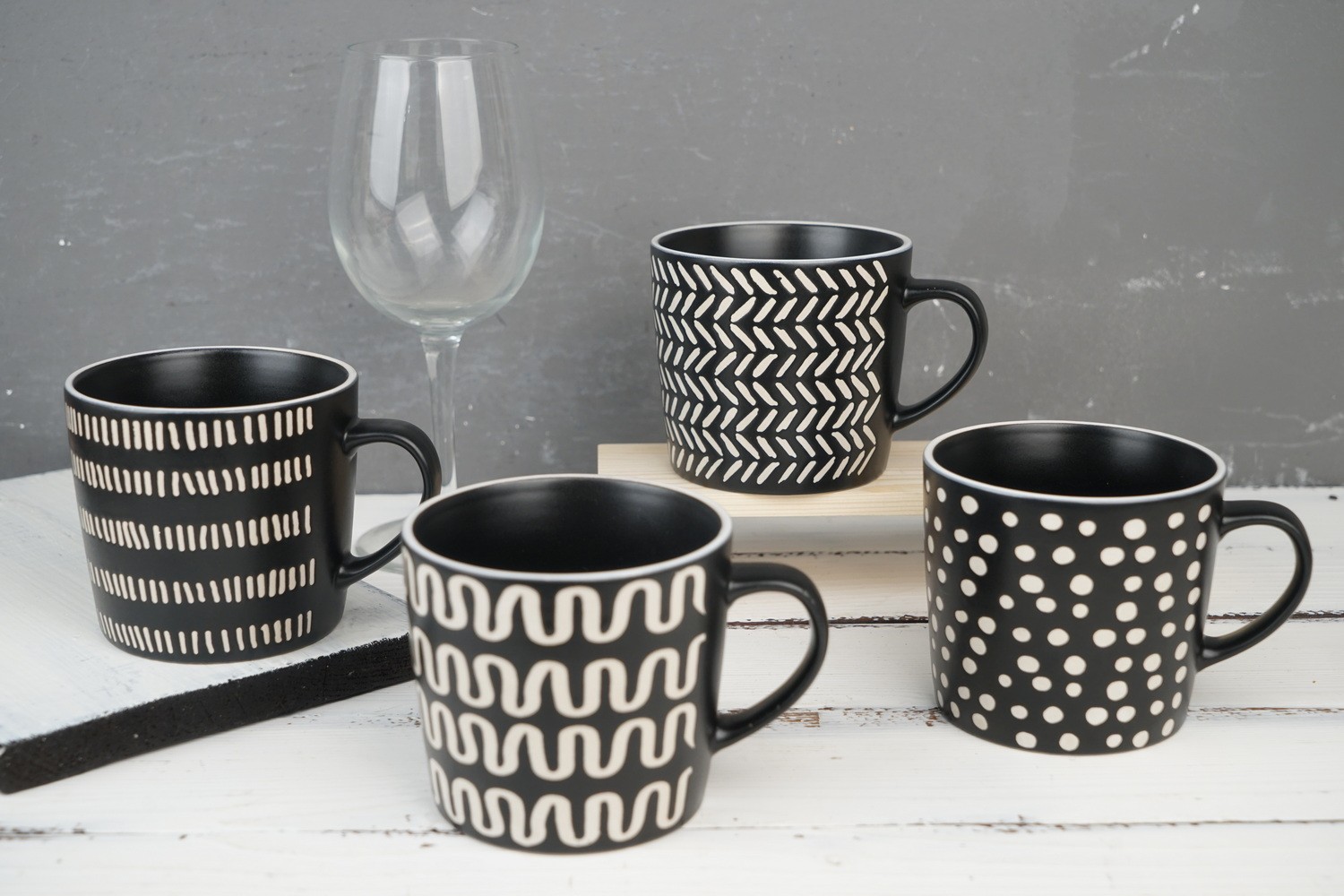 Stoneware Conical Mug with Engraved Print L3993