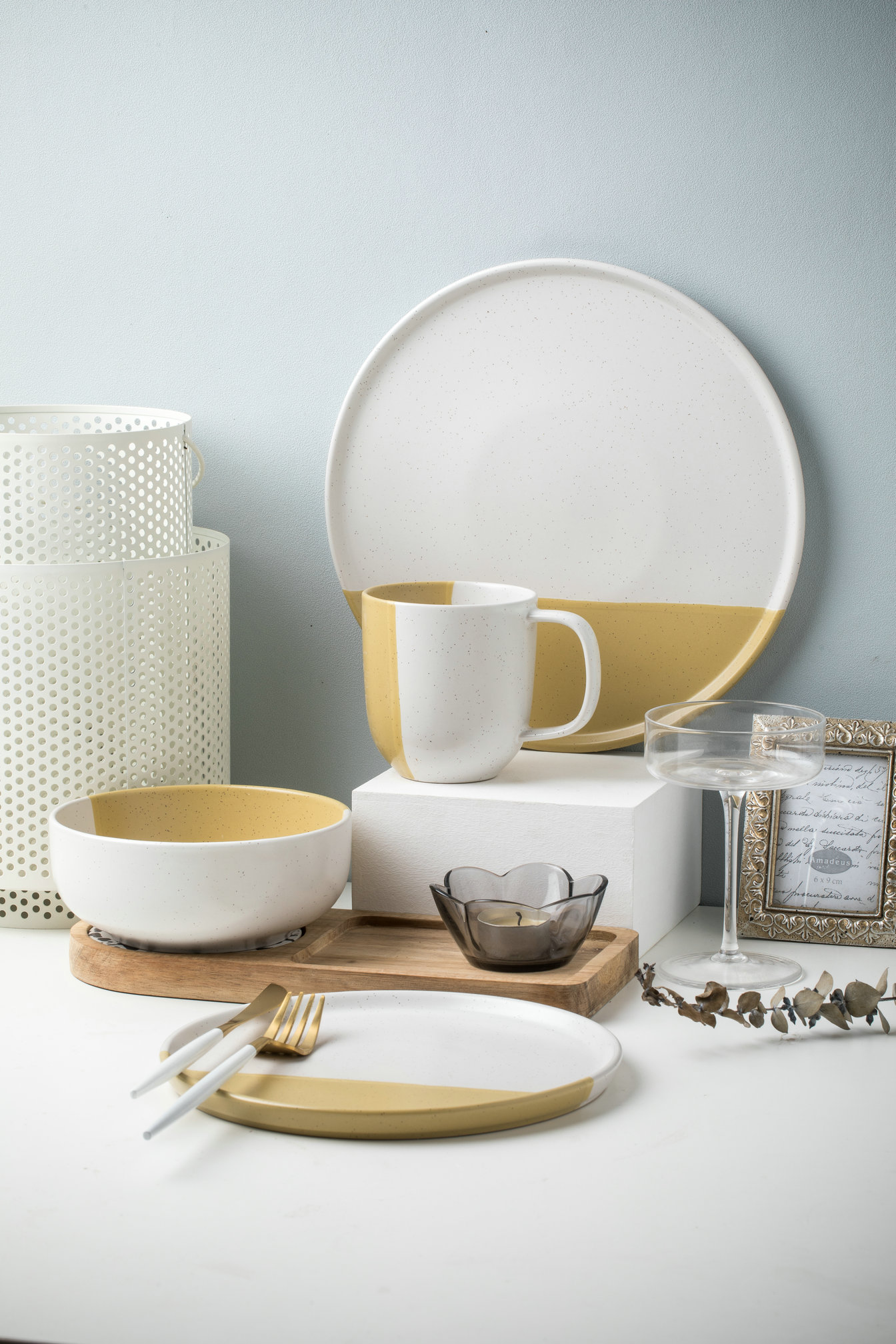 Stoneware Dinnerware Set QX