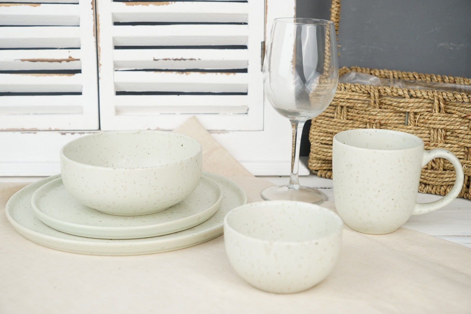 Stoneware Dinnerware Set with Reactive Glaze QX705