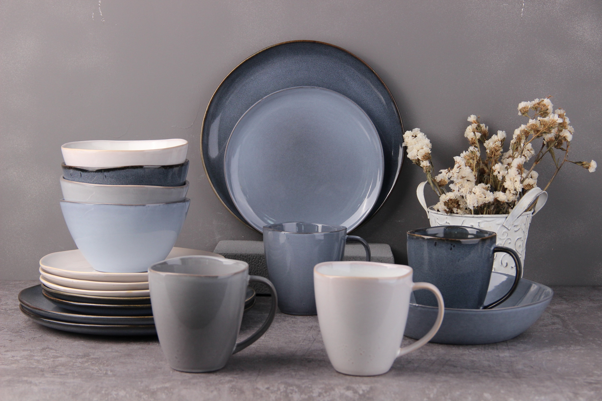 Stoneware Reactive Glaze Unique Style Dinnerware Set