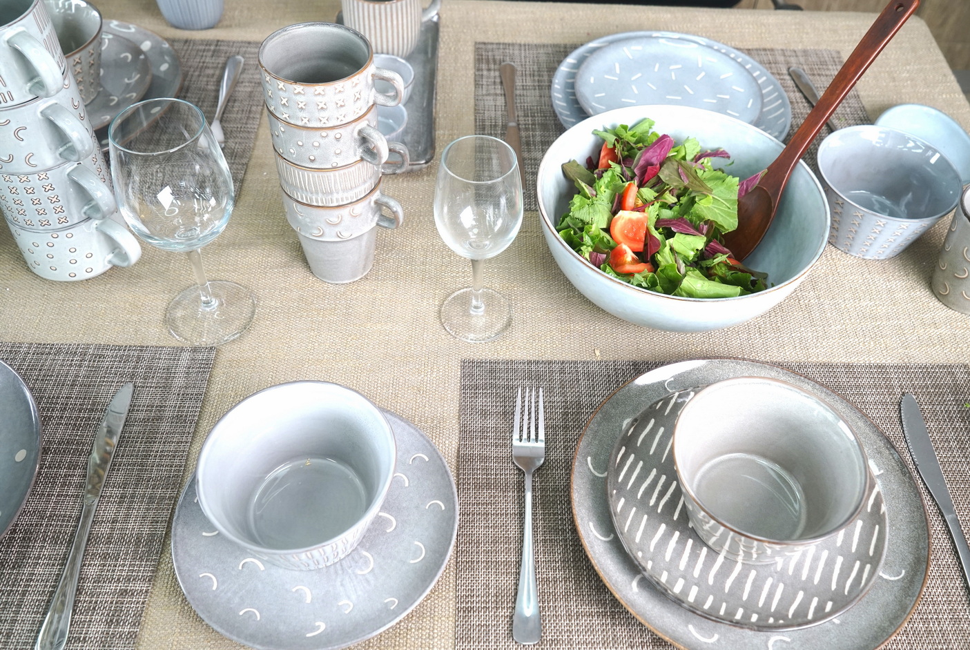 Stoneware Reactive Glaze Embossed Geometrial Pattern YX036