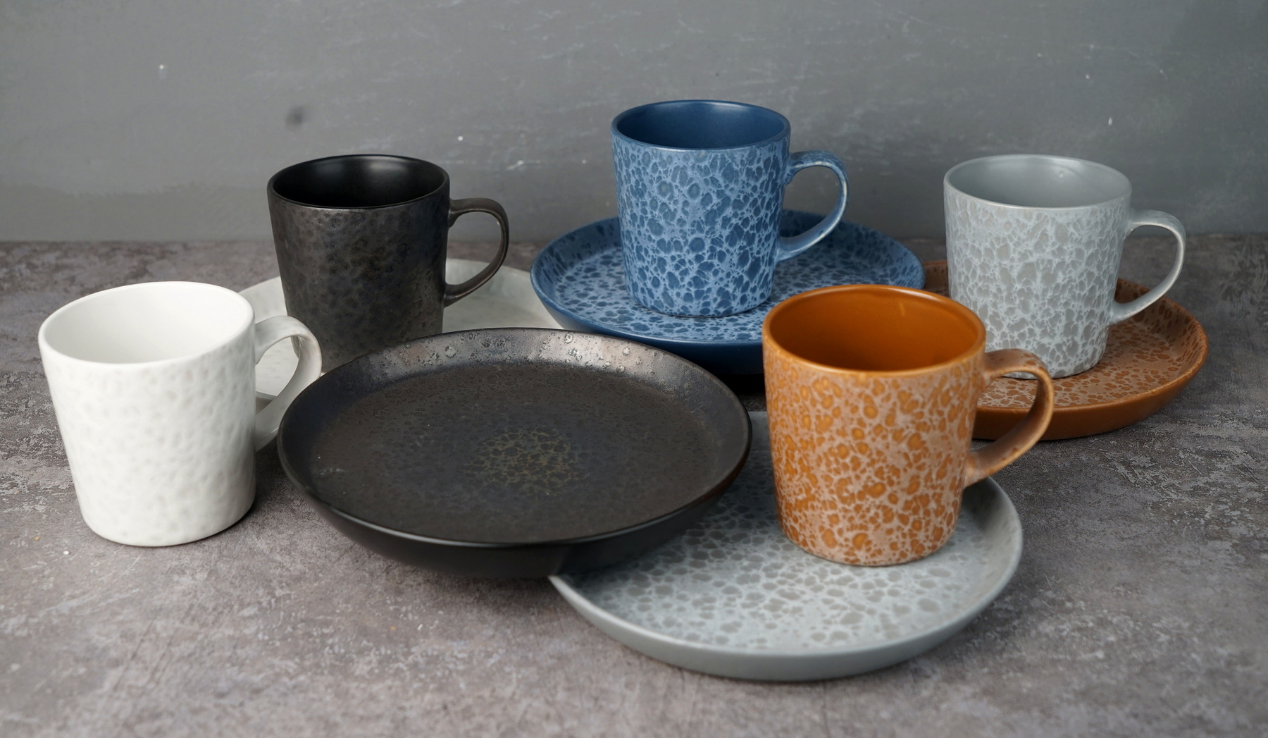 Stoneware Dinnerware Set Reactive Glaze