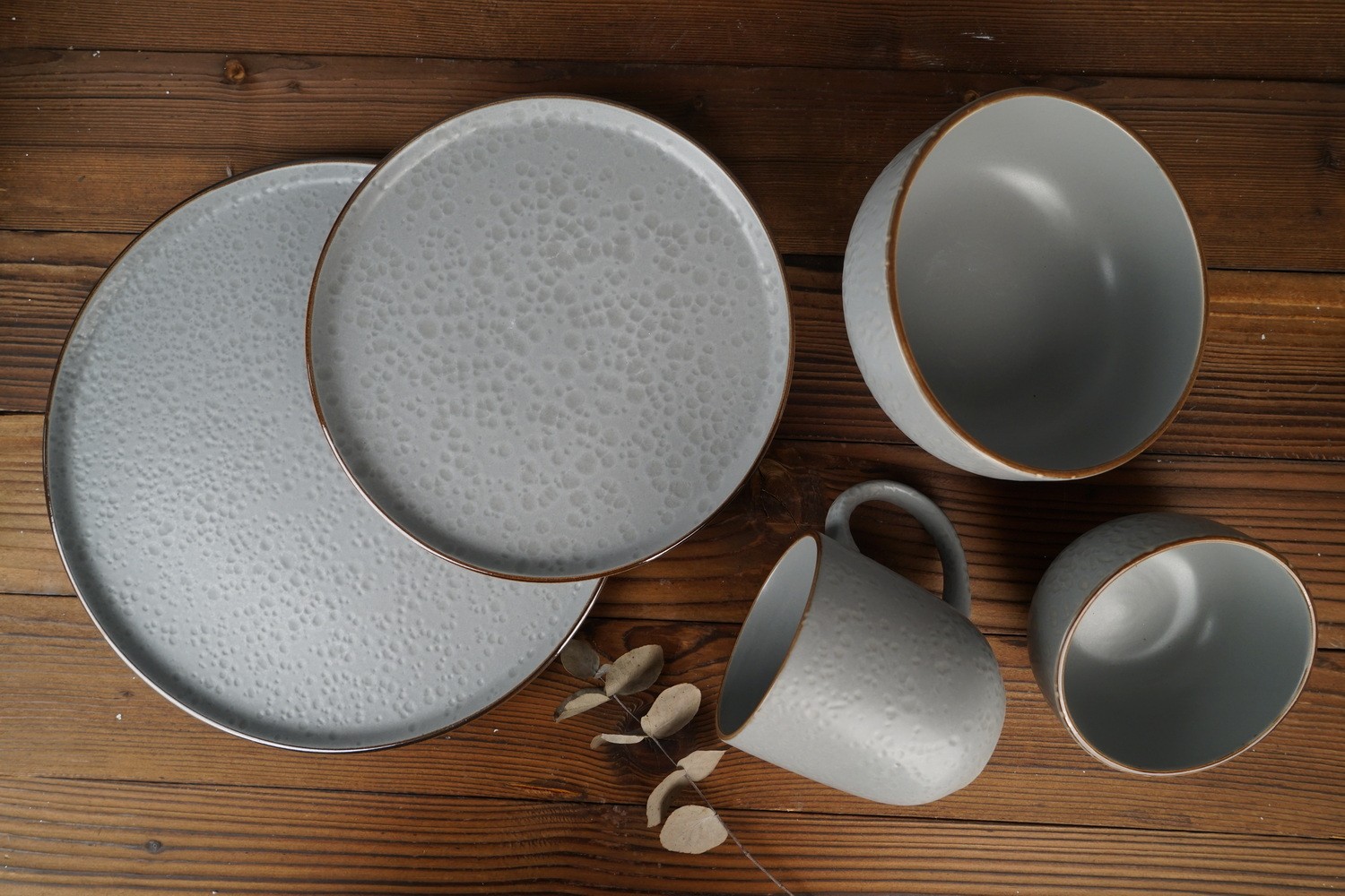 Stoneware Dinnerware Set with Reactive Glaze QX706