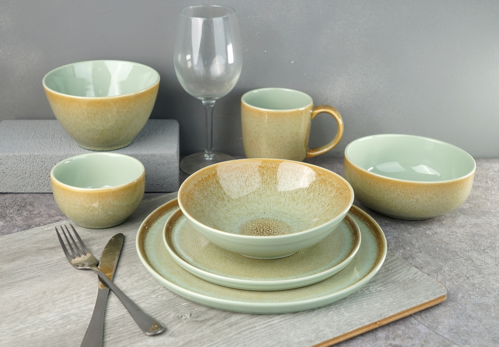 Stoneware Dinnerware Set Reactive Glaze
