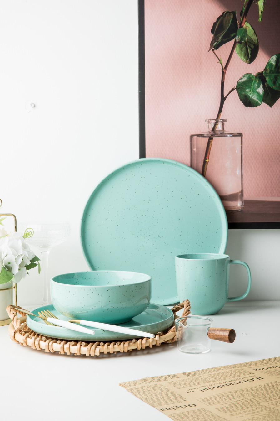 Stoneware Green Color Dinnerware Set QX