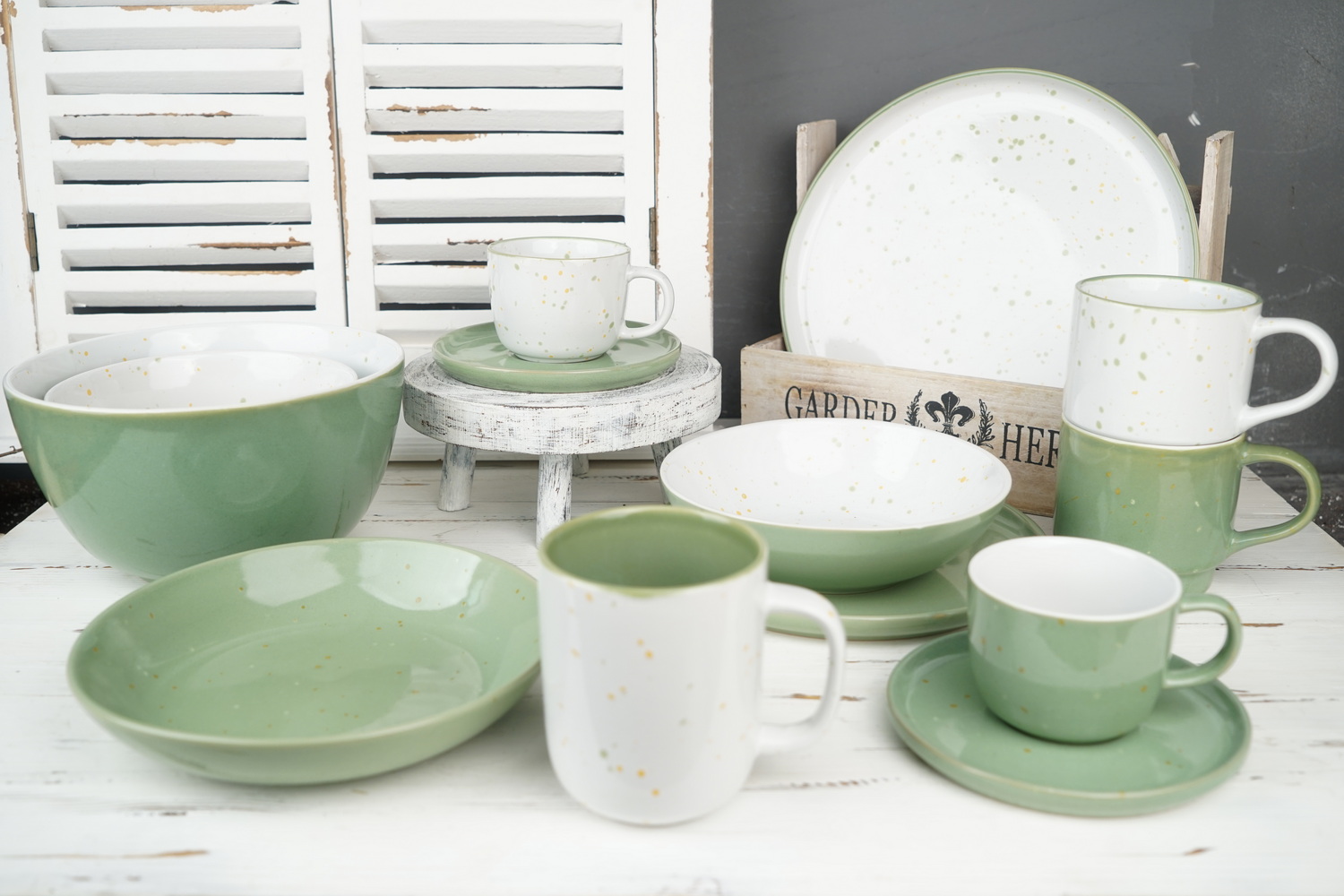 Stoneware Dinnerware Set Reactive Glaze LS144