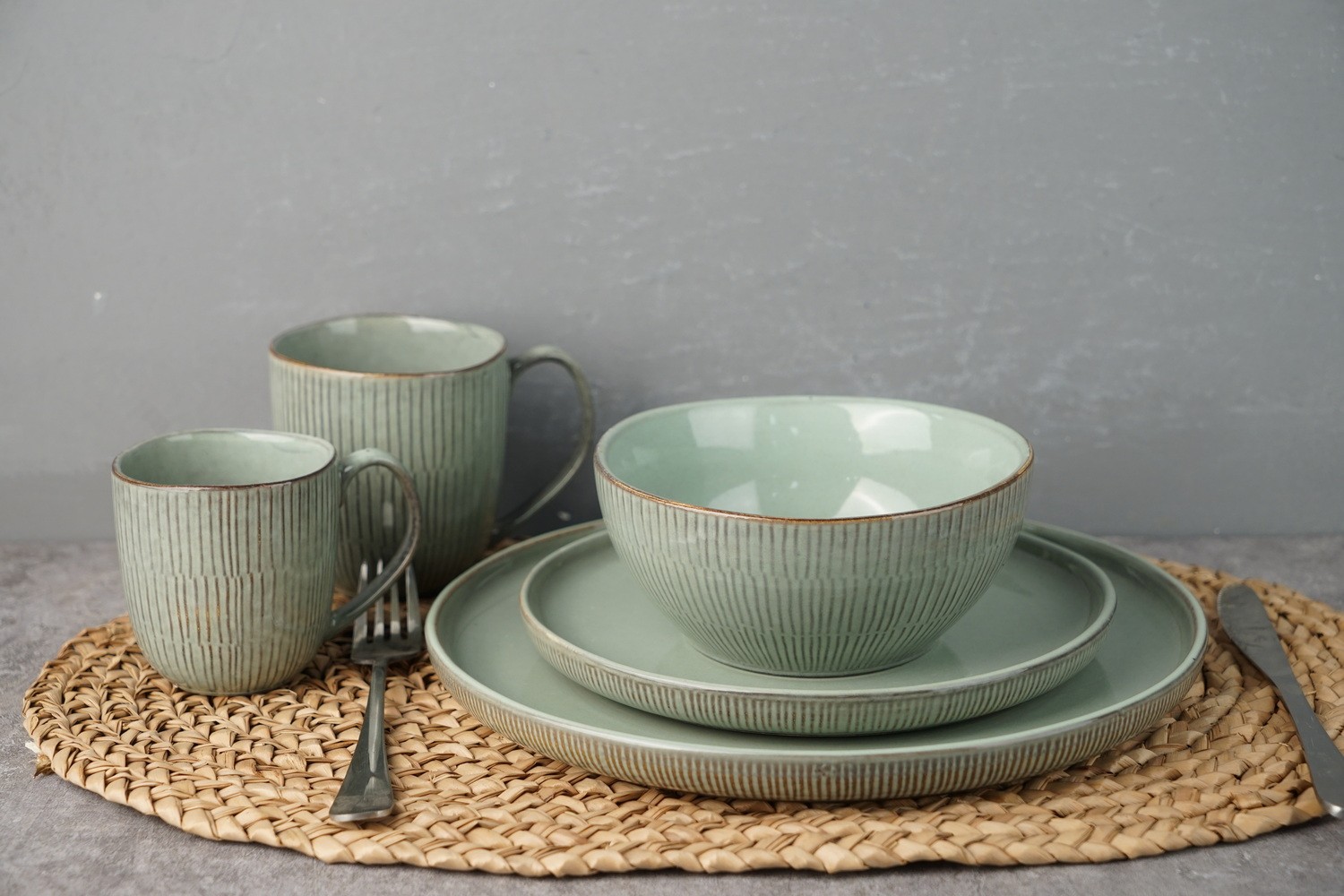 Stoneware Dinnerware Set Reactive Glaze Embossed Lines LS076