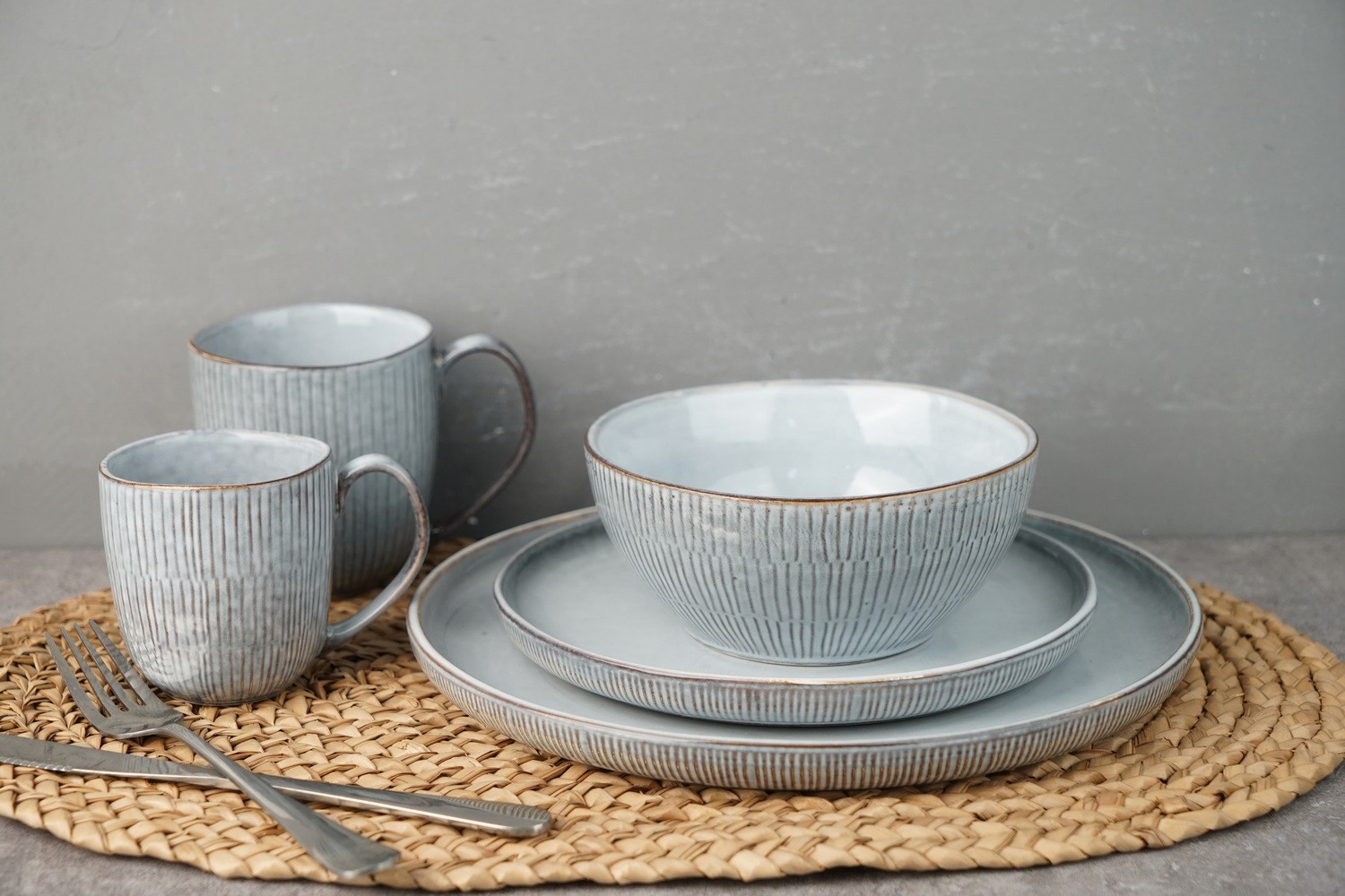 Stoneware Dinnerware Set Reactive Glaze Embossed Lines LS076