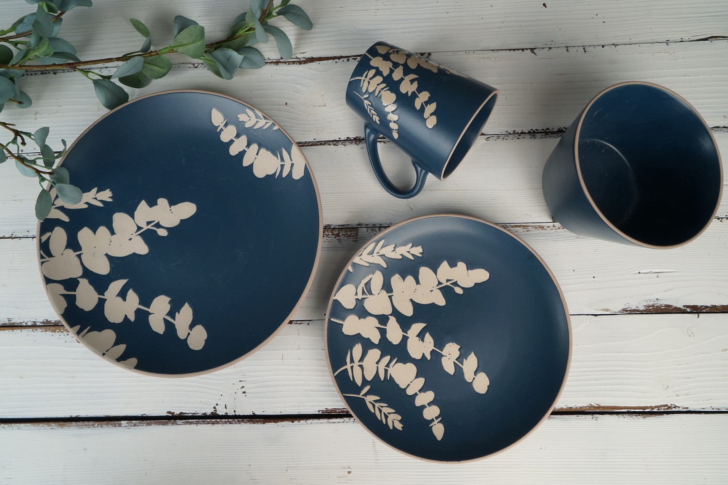 Stoneware Matt Blue Glaze with Engraved Leaves Print Dinnerware Set LS134