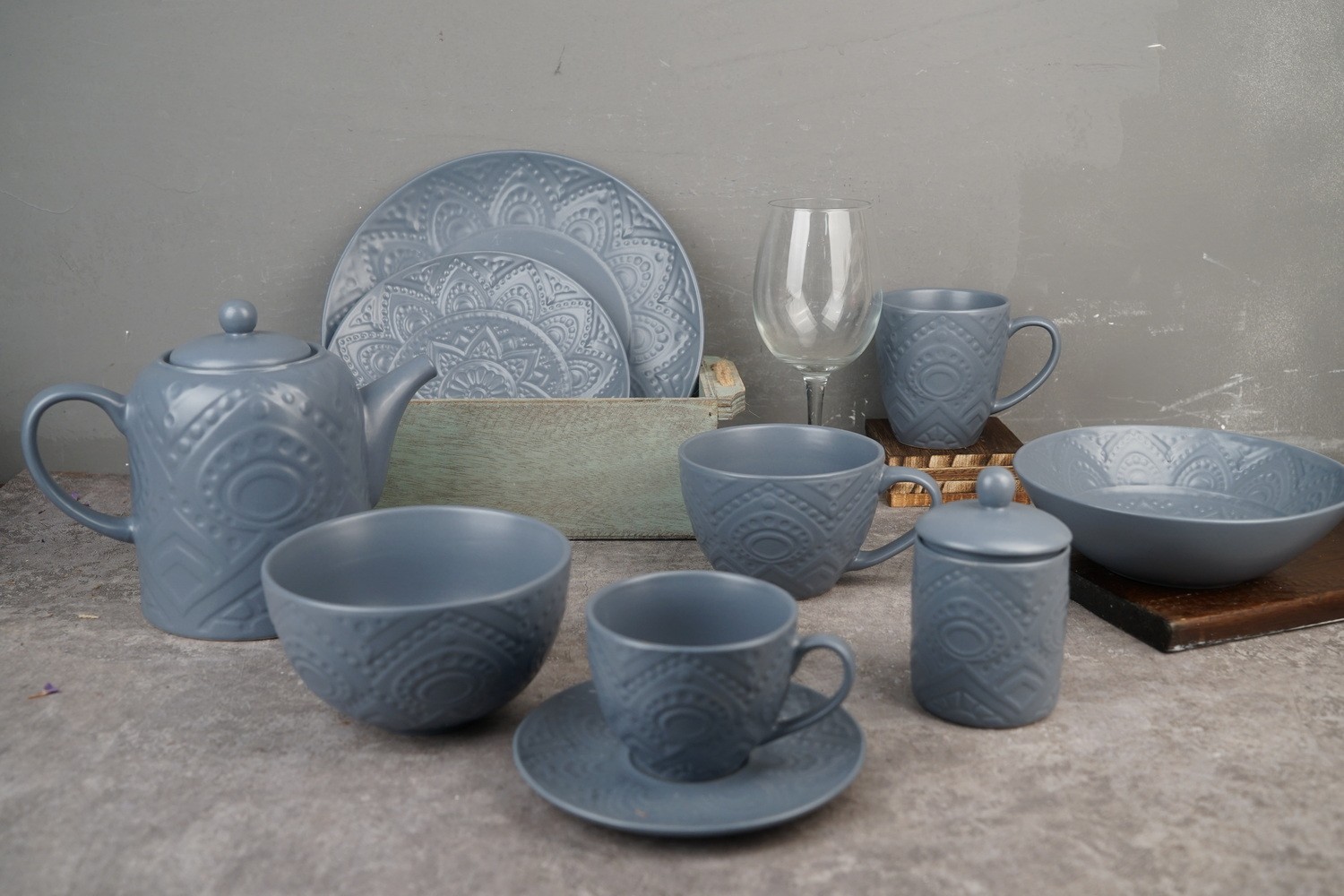 Stoneware Dinnerware Set LS125