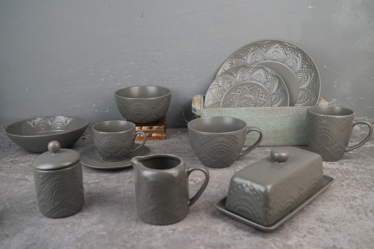 Stoneware Dinnerware Set LS125