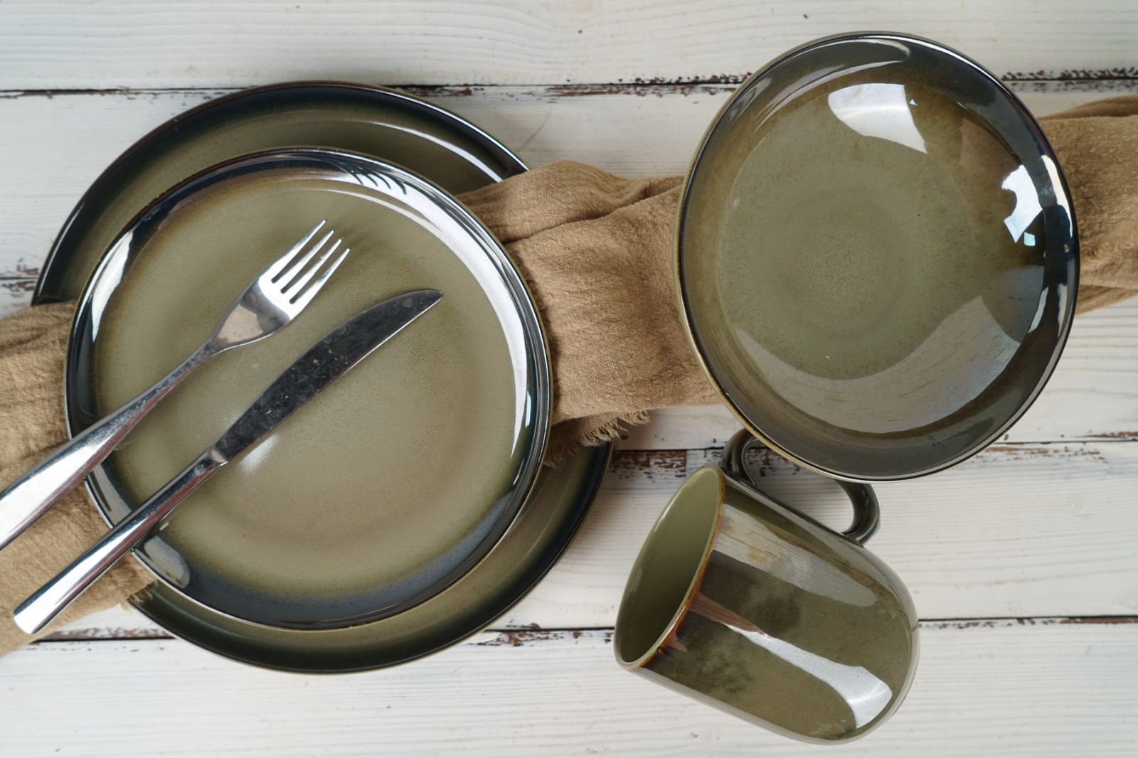 Stoneware Dinnerware Set with Reactive Glaze QX709