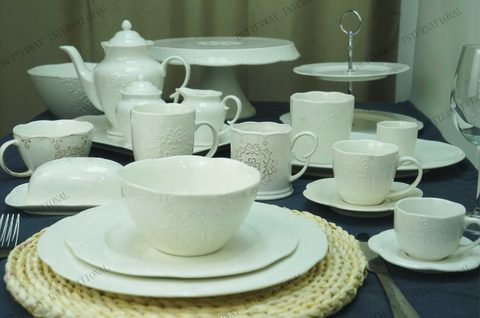 New Bone China Dinnerware White Body with Embossed Flower Pattern