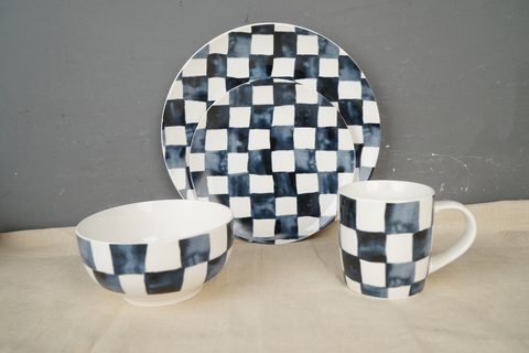 New Bone China Dinnerware Set with Design 7819