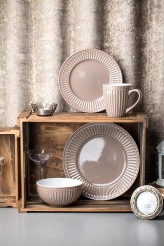 Stoneware Dinnerware Set QX