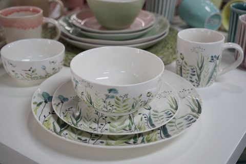New Bone China Dinnerware Set with Butterfly Design 7859Y