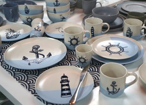 Stoneware Dinnerware Set Overlap Glaze Embossed Blue Ocean Design
