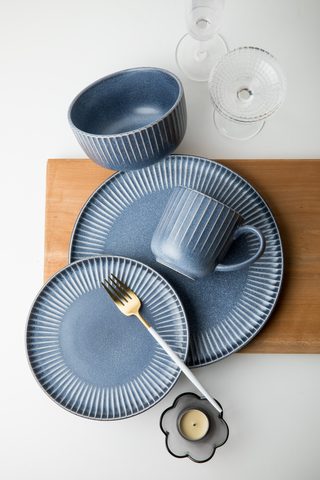 Stoneware Dinnerware Set QX