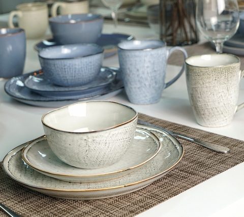 Stoneware Dinnerware Set Embossed Jeans Texture Pattern with Reactive Glaze