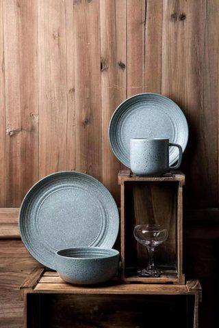 Stoneware Dinnerware Set QX