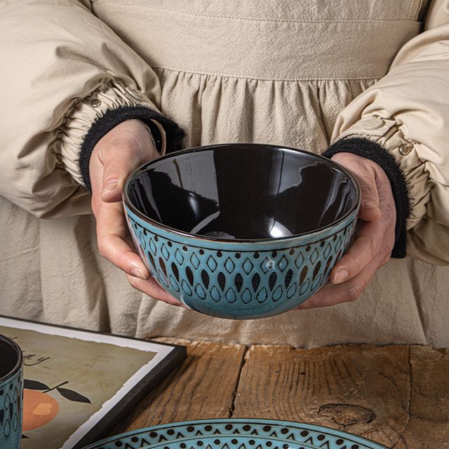 European Diamond Grid Underglaze Dinnerware Set